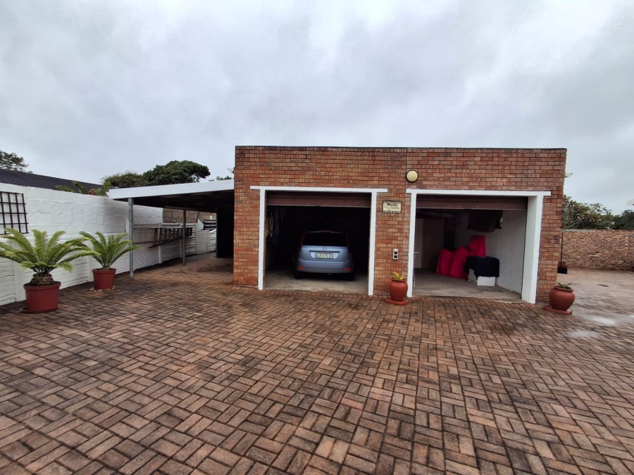 3 Bedroom Property for Sale in Seafield Eastern Cape